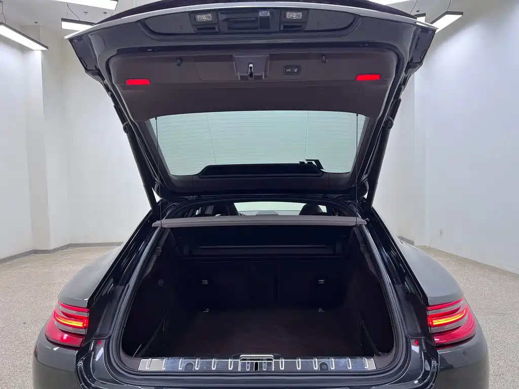 Porsche Panamera — фото 29