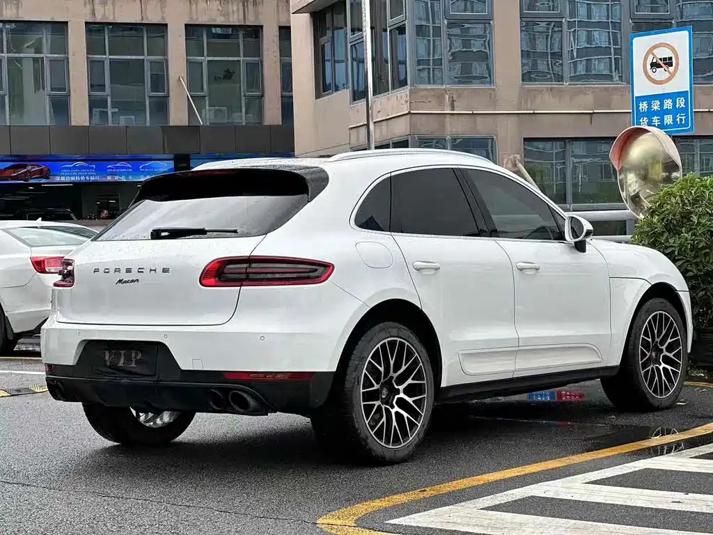 Porsche Macan — фото 7