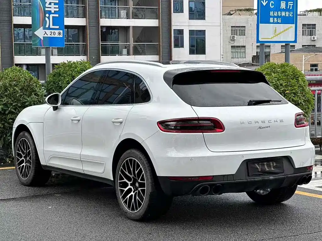 Porsche Macan — фото 9