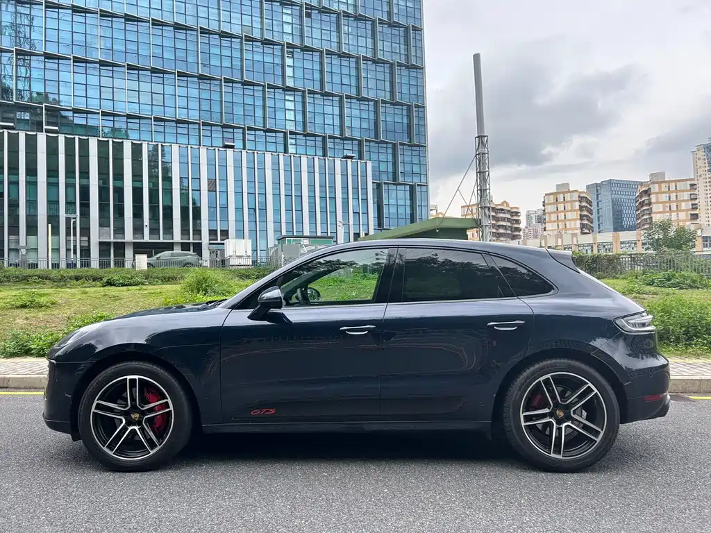Porsche Macan — фото 9