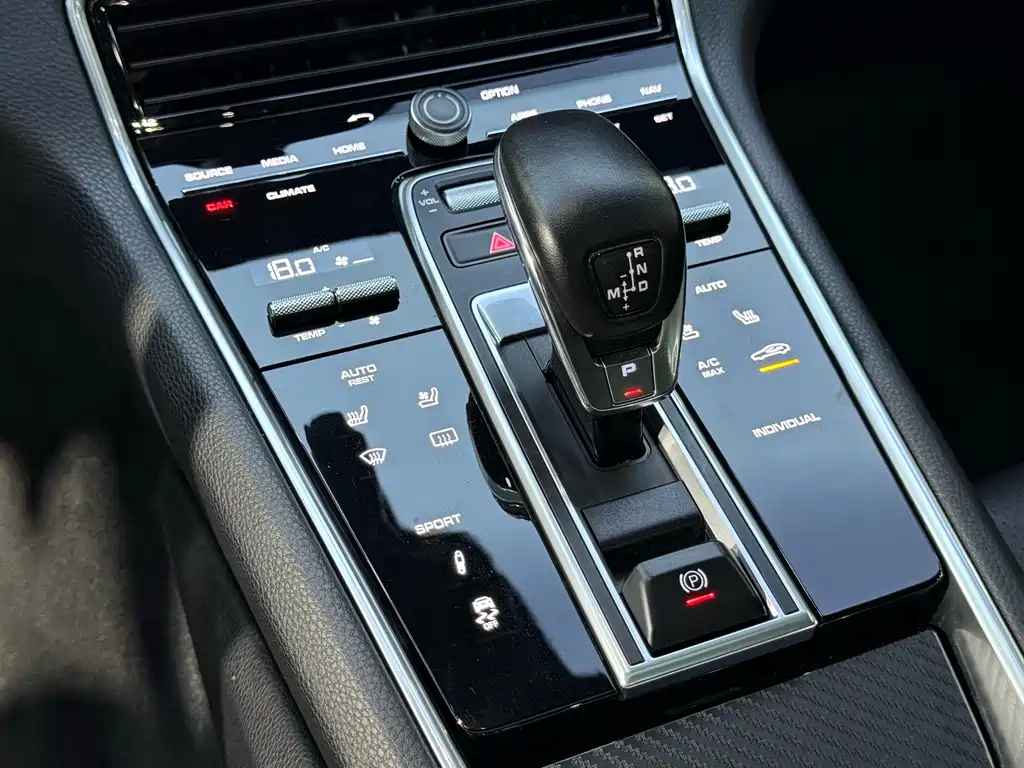 Porsche Panamera — фото 19