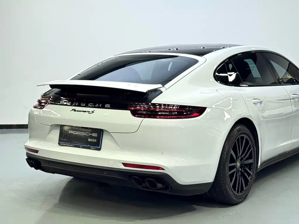 Porsche Panamera — фото 26