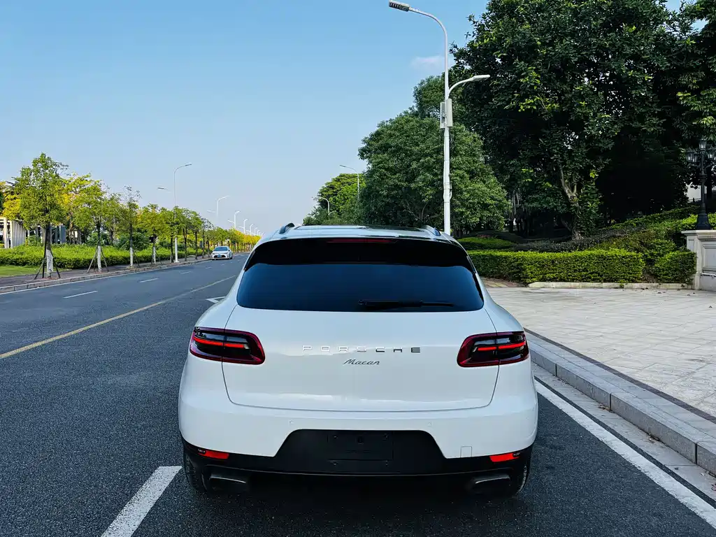 Porsche Macan — фото 17