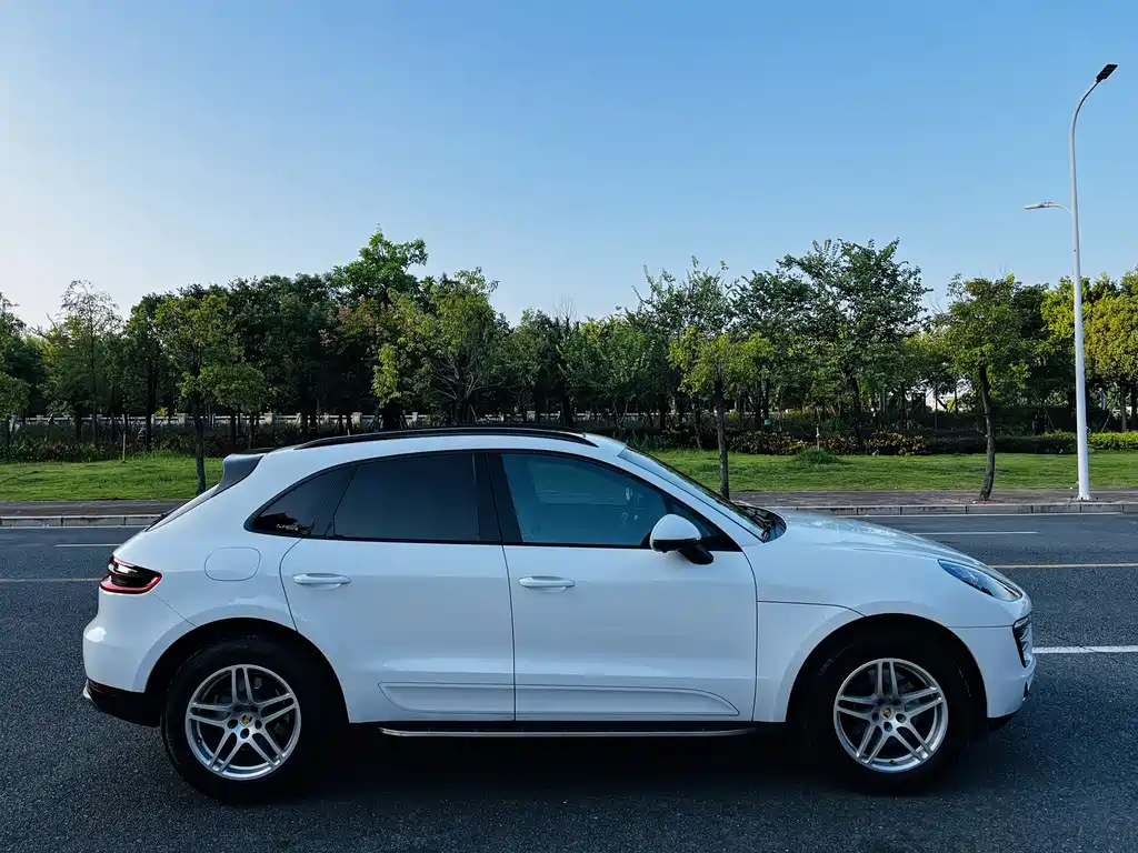 Porsche Macan — фото 18