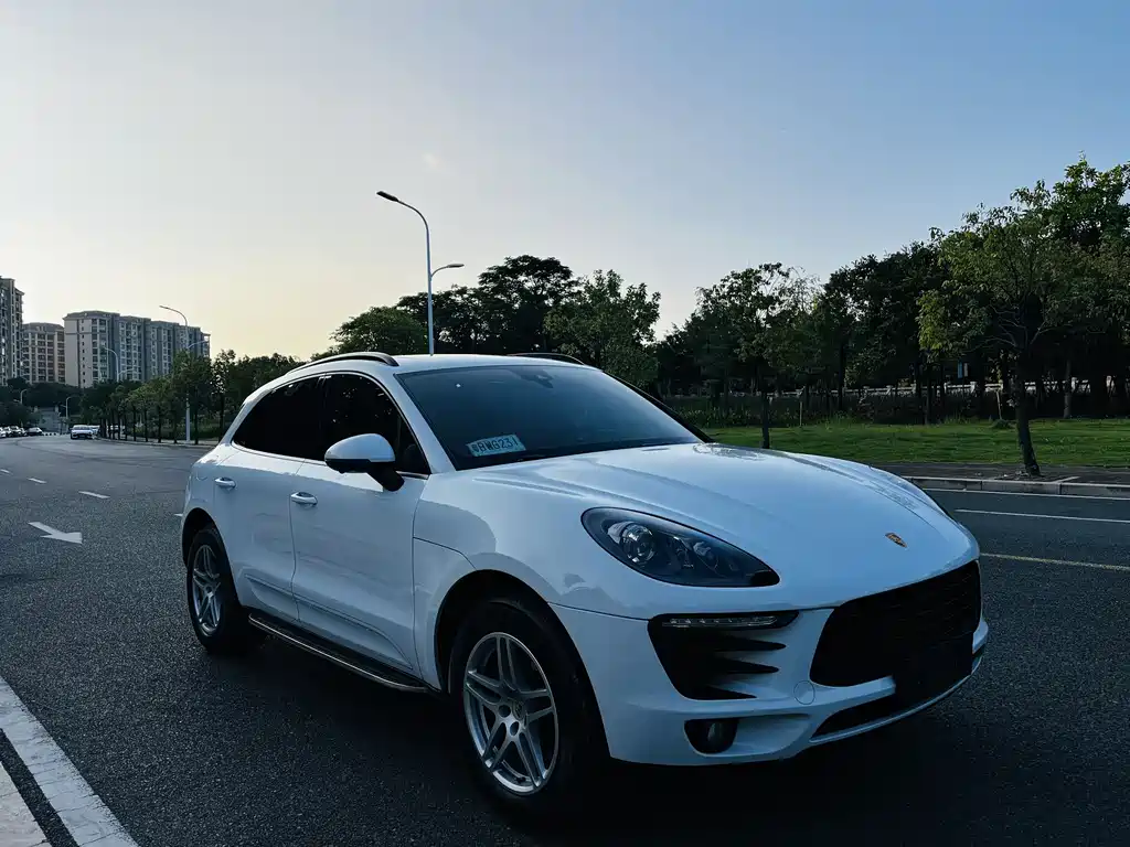 Porsche Macan — фото 19