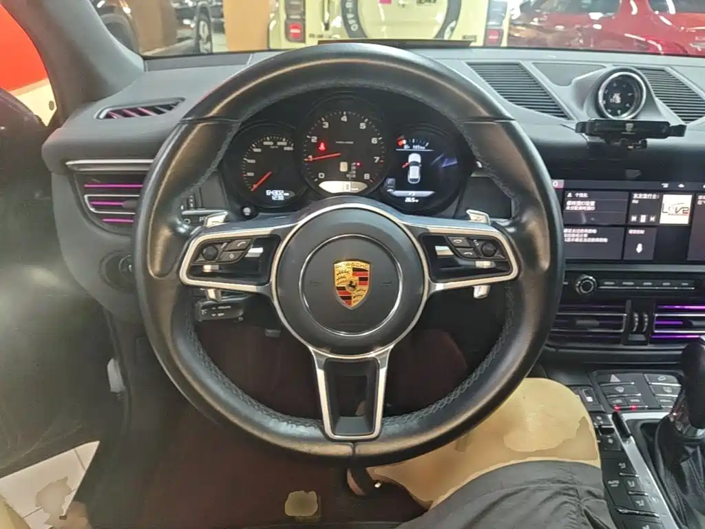 Porsche Macan — фото 11