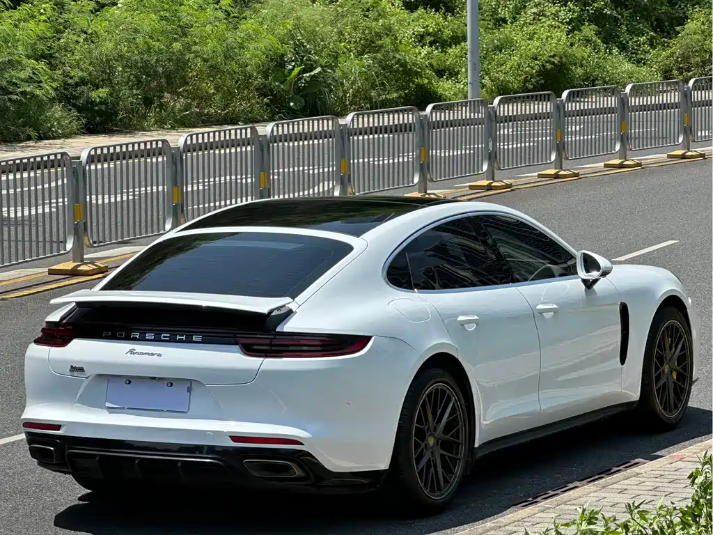 Porsche Panamera — фото 13