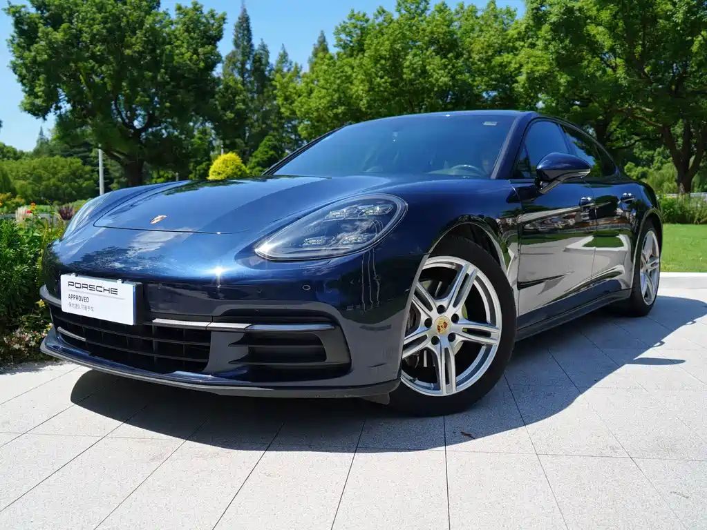 Porsche Panamera — фото 1