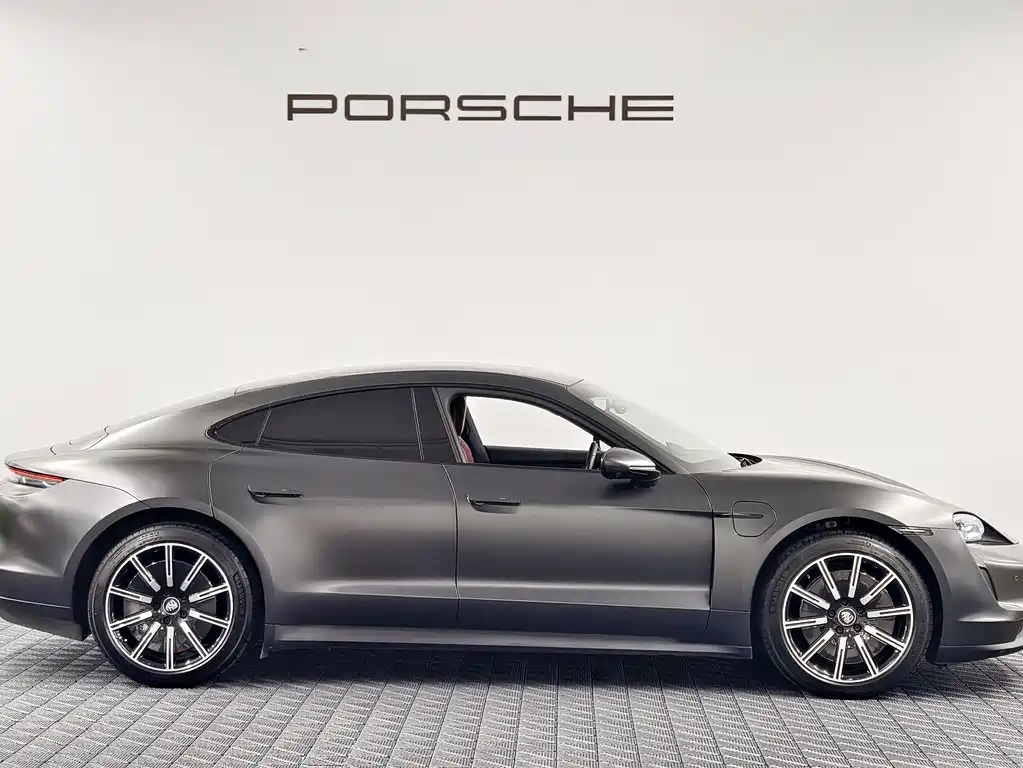 Porsche Taycan — фото 3