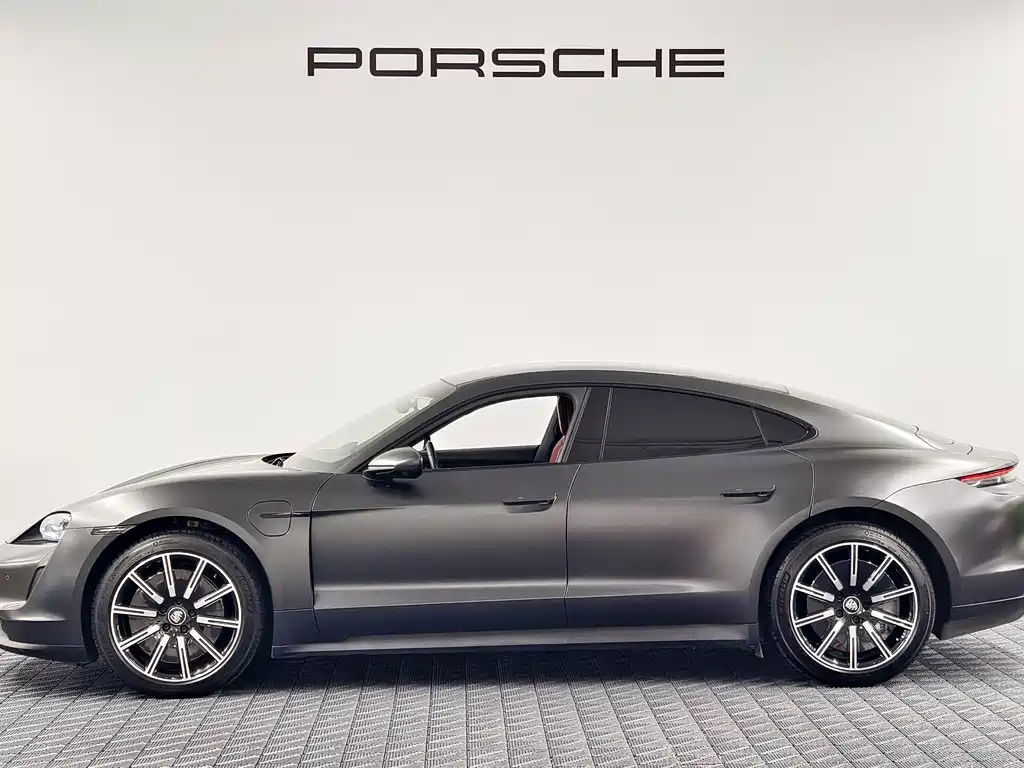 Porsche Taycan — фото 5