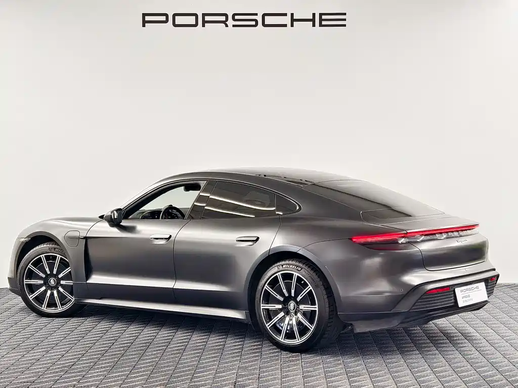 Porsche Taycan — фото 7