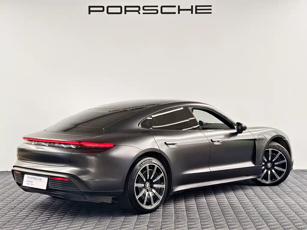 Porsche Taycan — фото 8