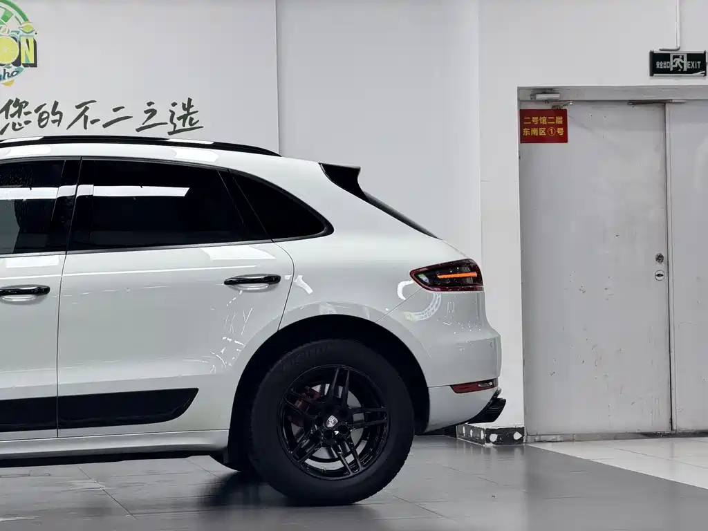 Porsche Macan — фото 8