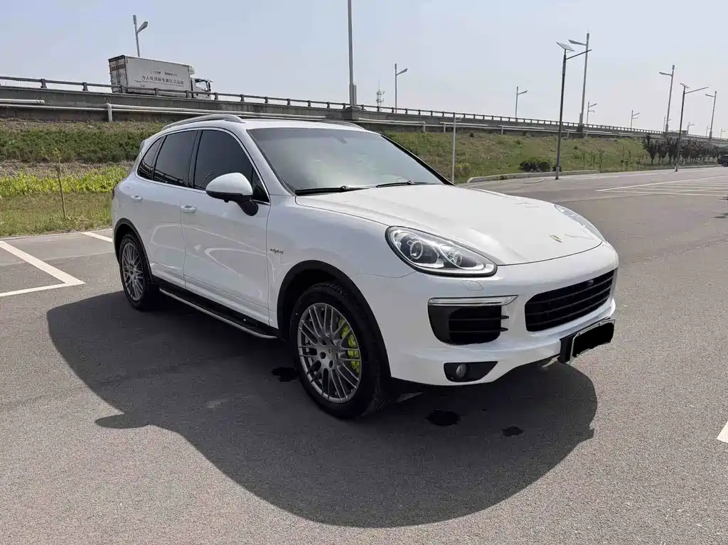 Porsche Cayenne Hybrid — фото 3