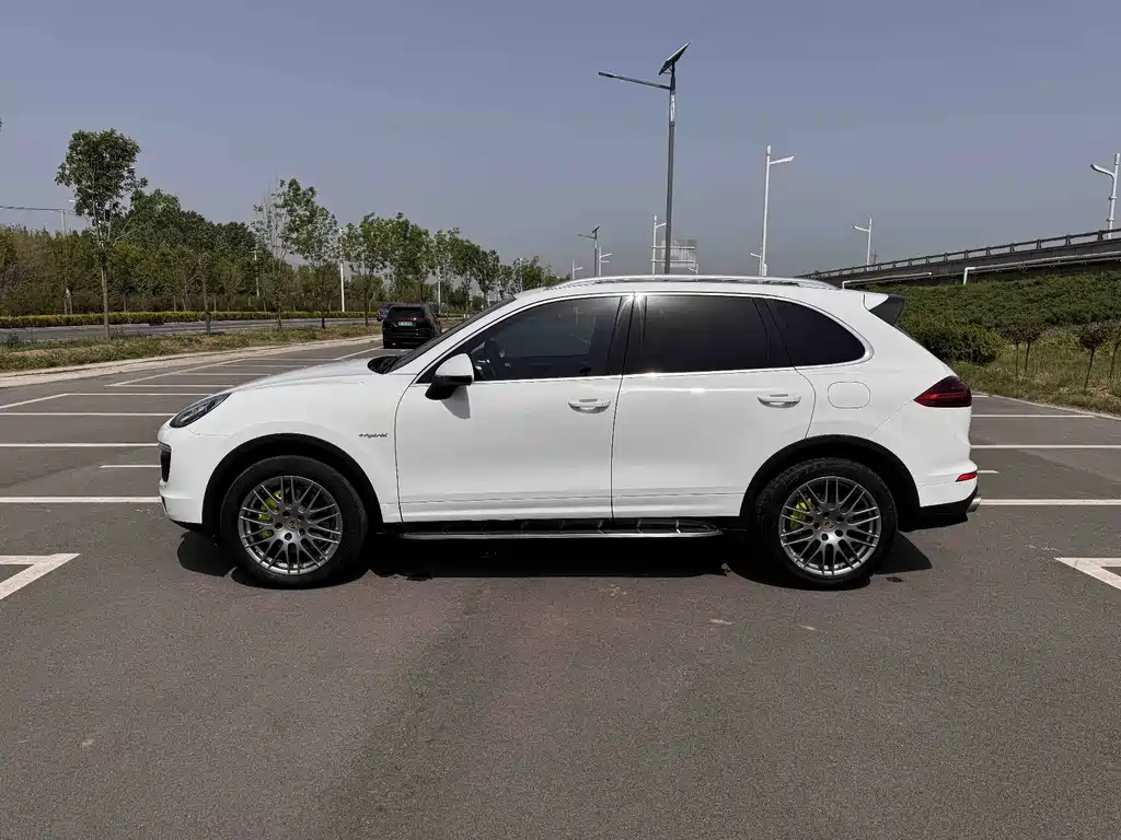 Porsche Cayenne Hybrid — фото 8