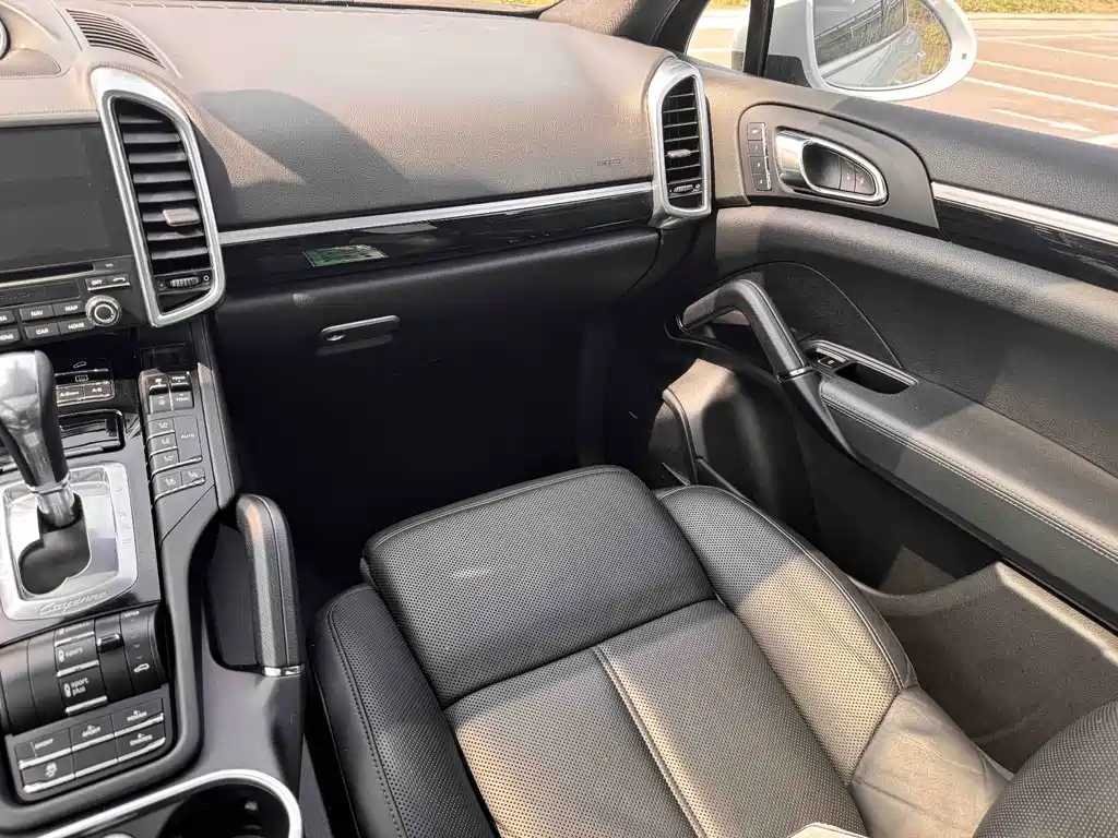 Porsche Cayenne Hybrid — фото 10