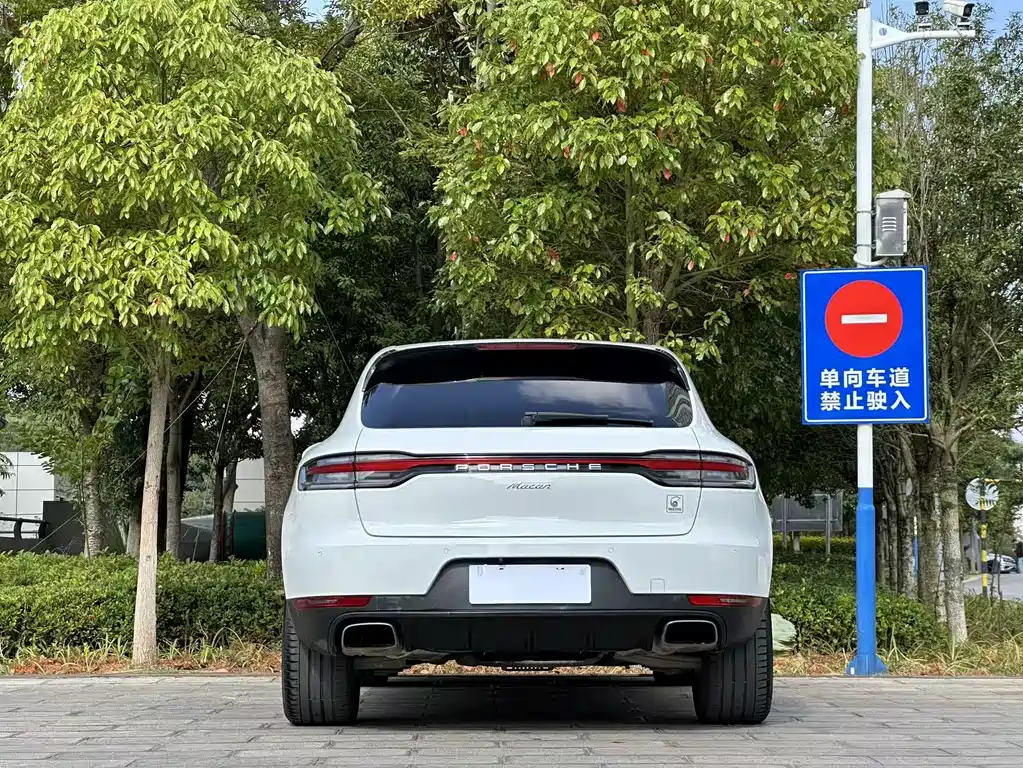 Porsche Macan — фото 8
