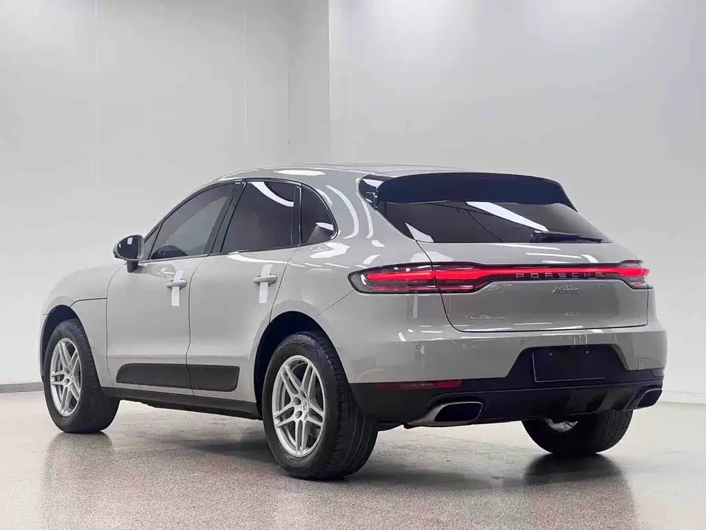 Porsche Macan — фото 28