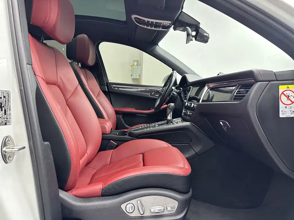 Porsche Macan — фото 15