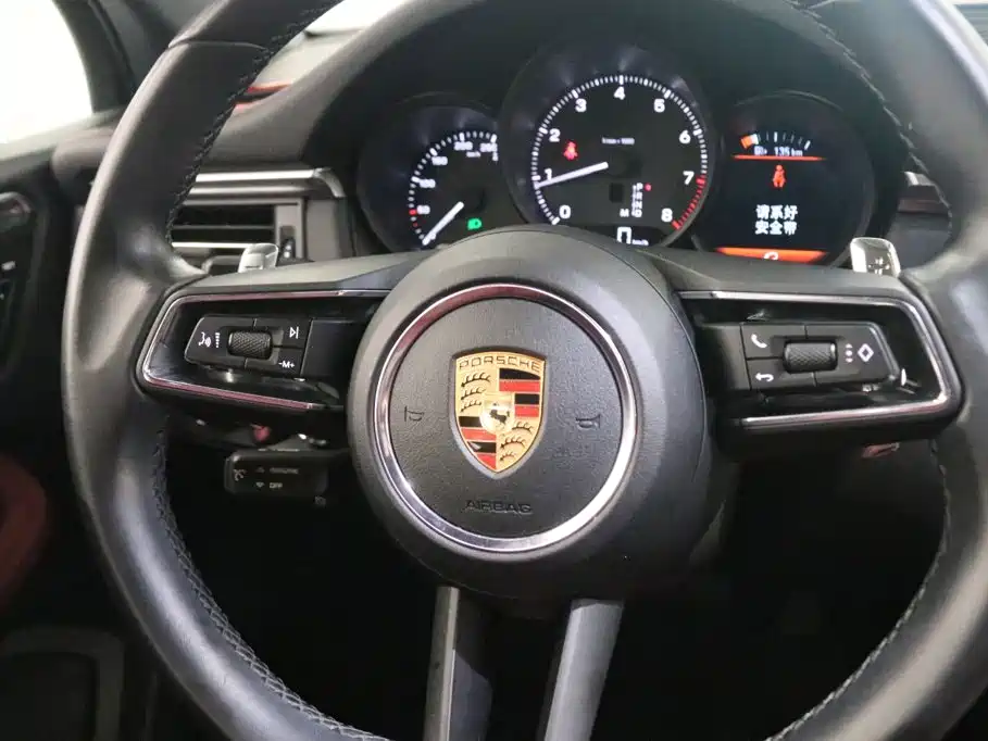 Porsche Macan — фото 6