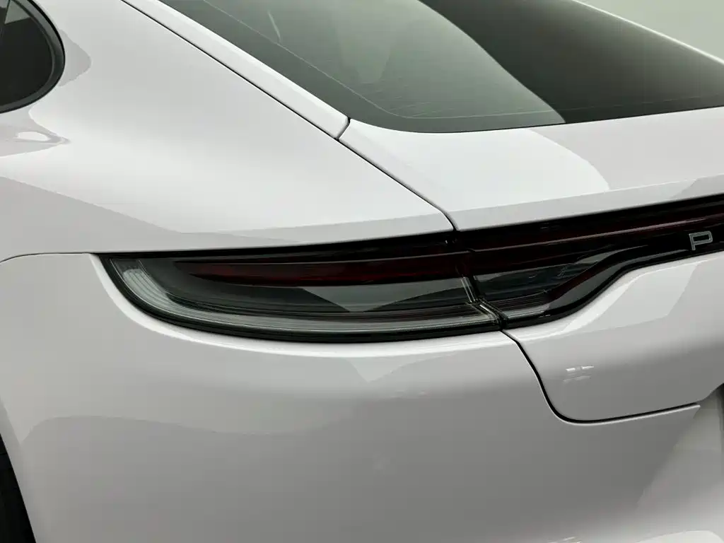 Porsche Panamera — фото 21