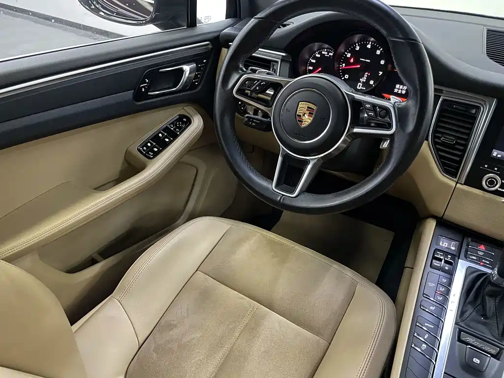Porsche Macan — фото 11