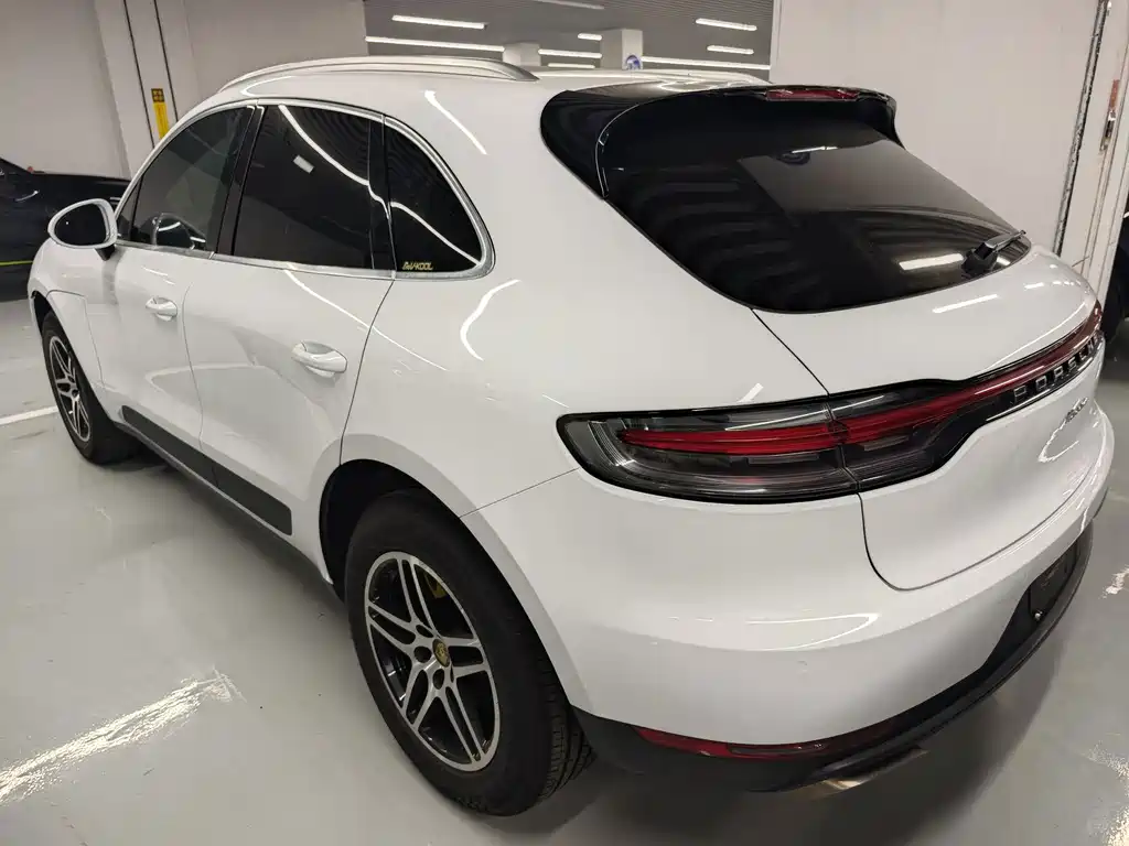 Porsche Macan — фото 18