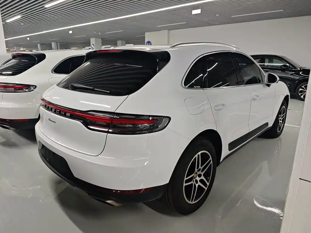 Porsche Macan — фото 20
