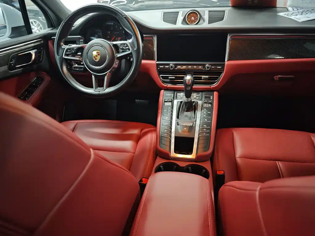 Porsche Macan — фото 10