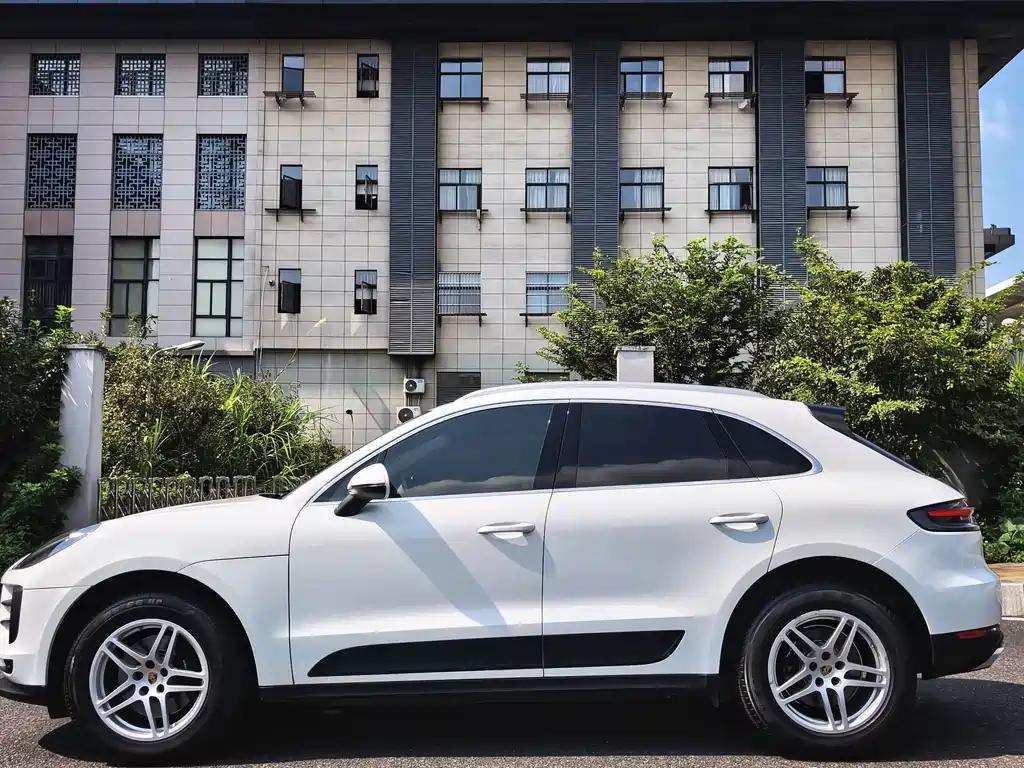 Porsche Macan — фото 11