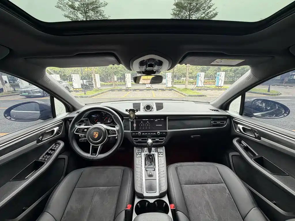 Porsche Macan — фото 11