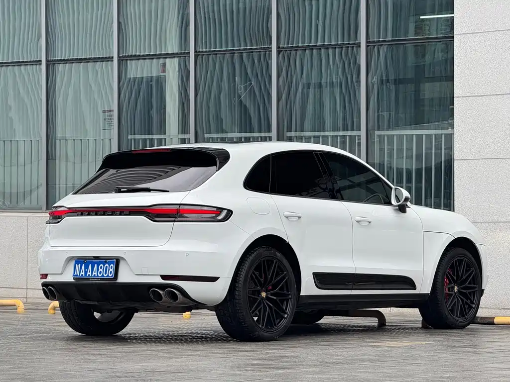 Porsche Macan — фото 6