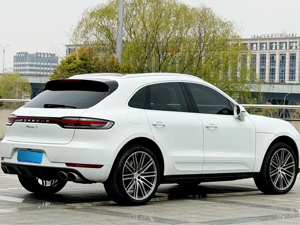 Porsche Macan — фото 10