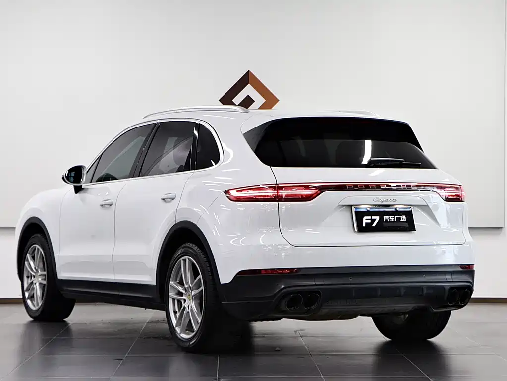 Porsche Cayenne — фото 4