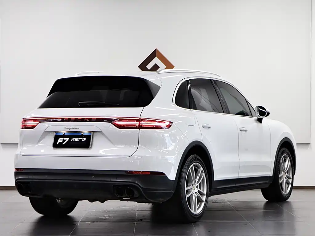 Porsche Cayenne — фото 6