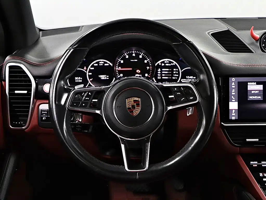 Porsche Cayenne — фото 10