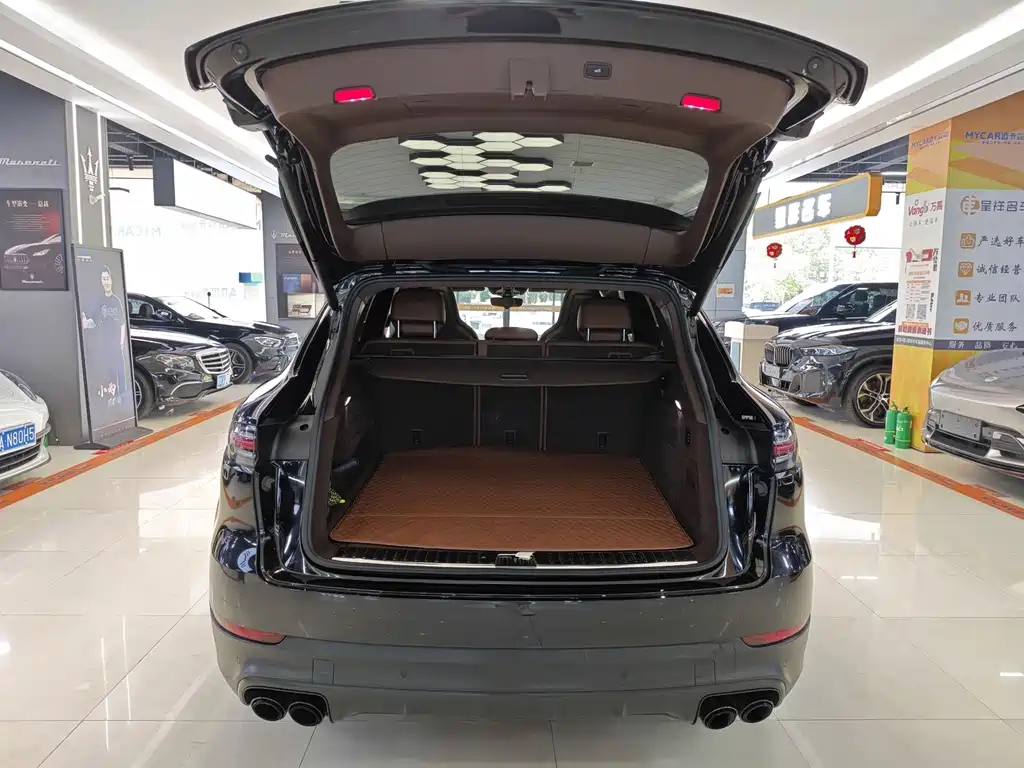 Porsche Cayenne Hybrid — фото 15