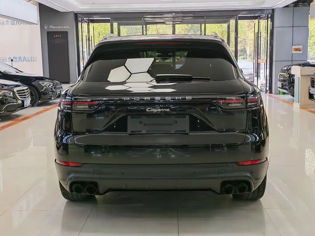 Porsche Cayenne Hybrid — фото 18
