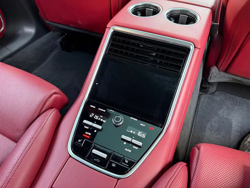 Porsche Panamera — фото 15