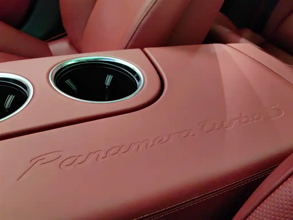 Porsche Panamera — фото 17