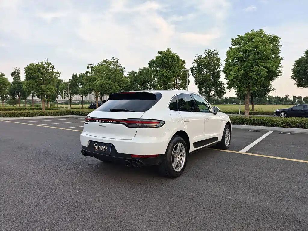 Porsche Macan — фото 10