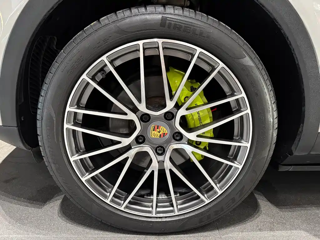 Porsche Cayenne — фото 19