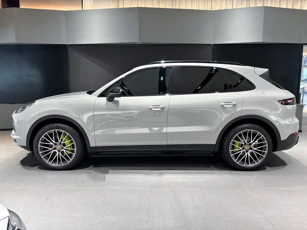 Porsche Cayenne — фото 4