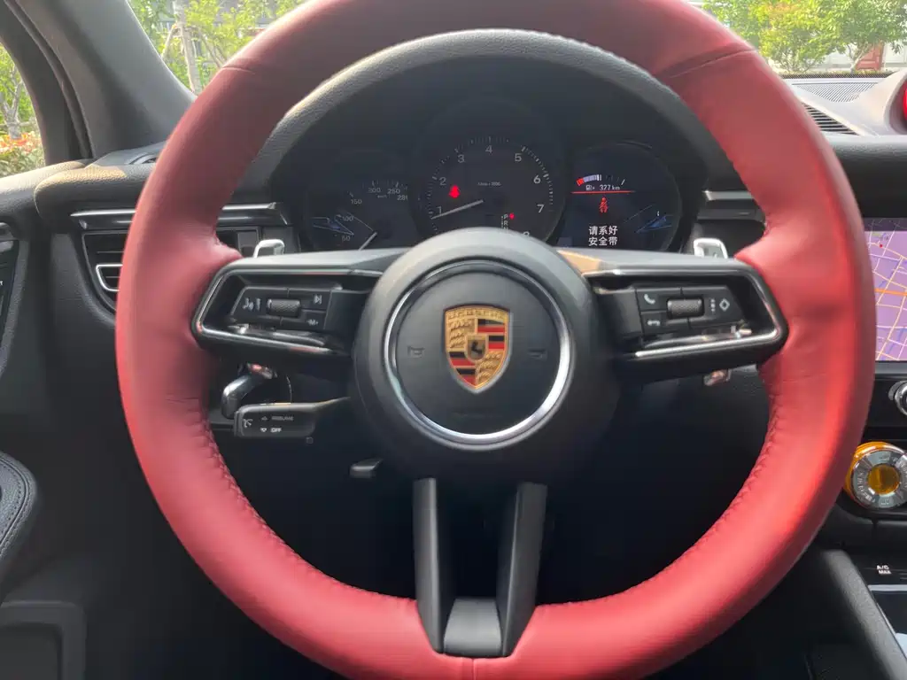 Porsche Macan — фото 8