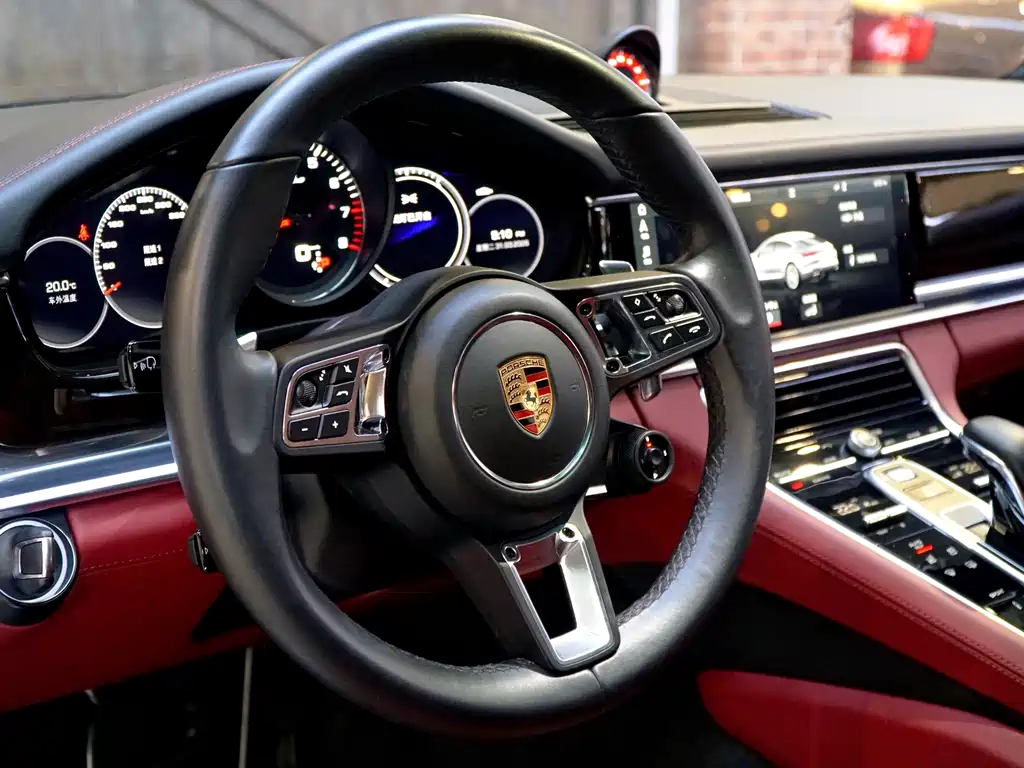 Porsche Panamera — фото 19