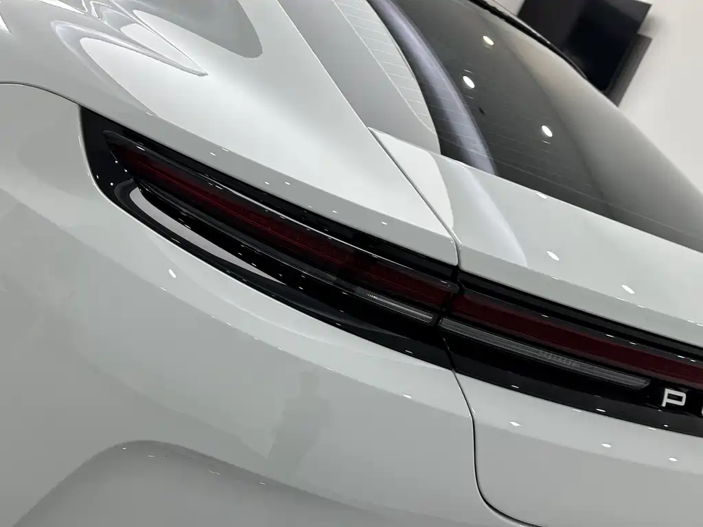 Porsche Panamera — фото 19
