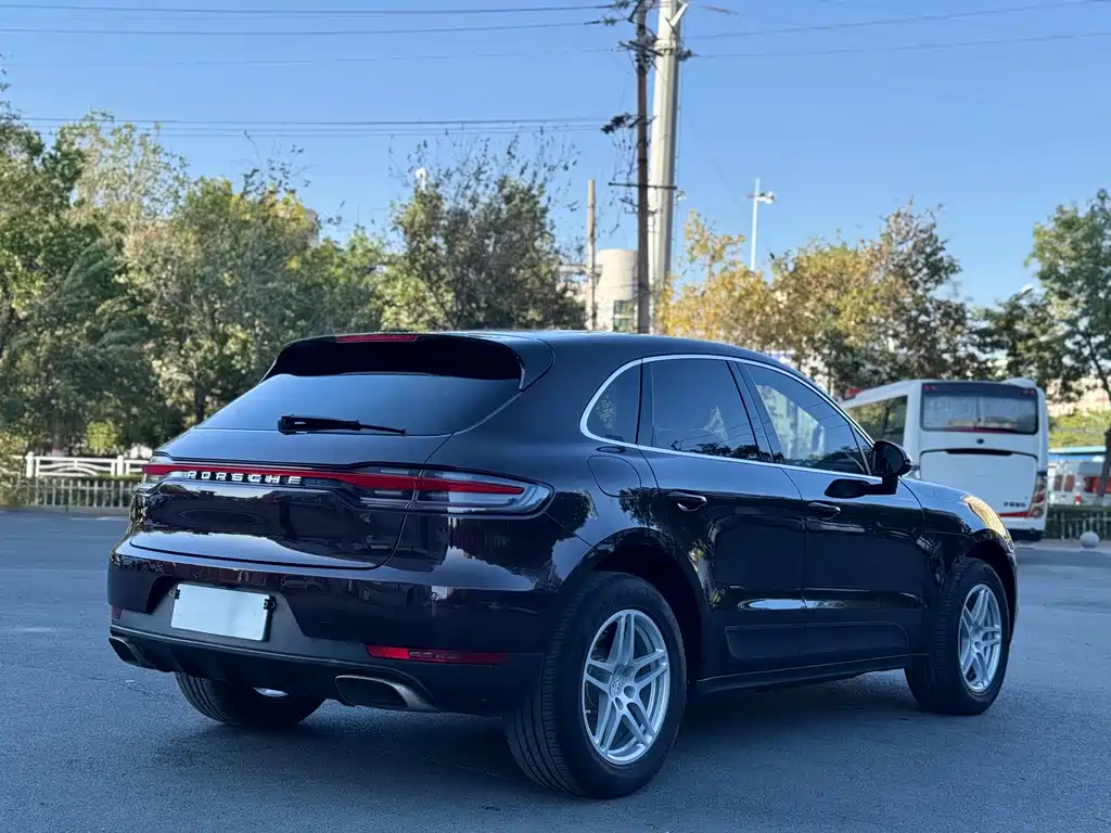 Porsche Macan — фото 13
