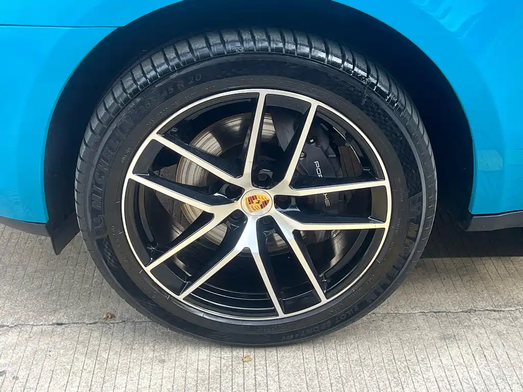 Porsche Macan — фото 14