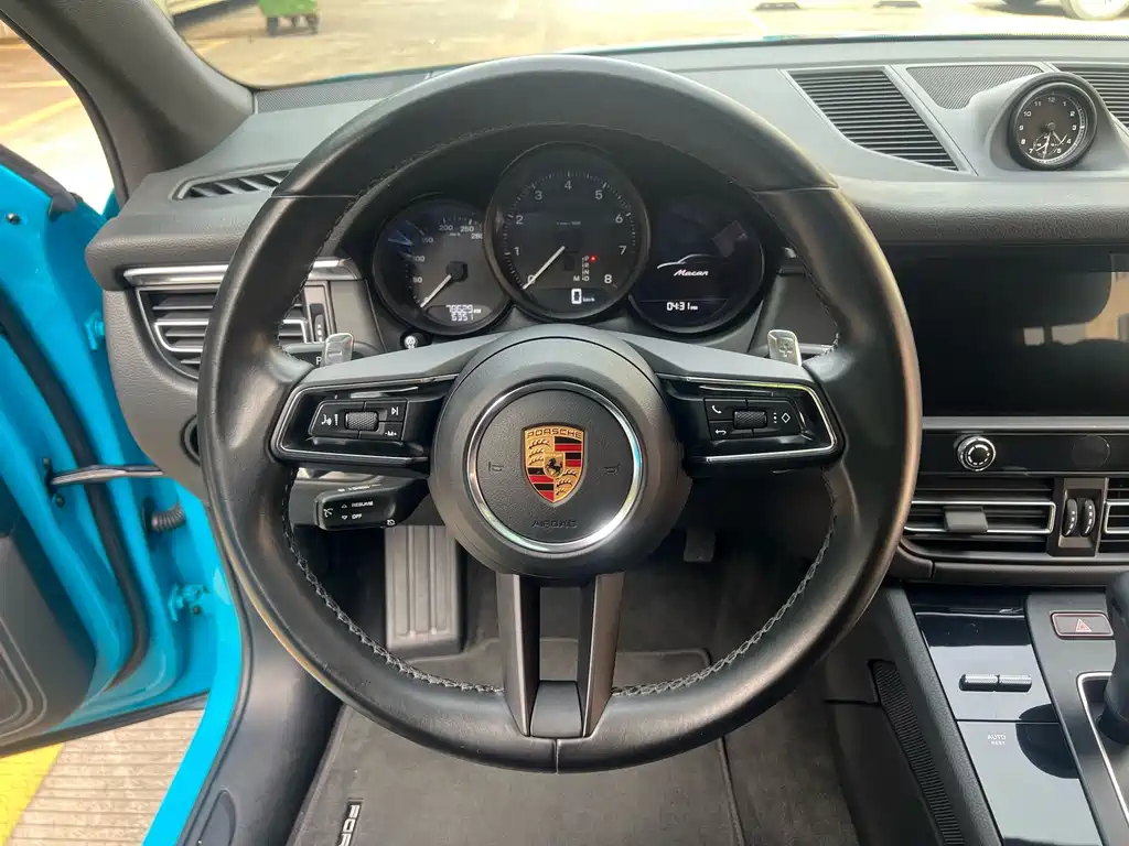 Porsche Macan — фото 10