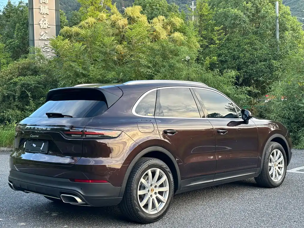 Porsche Cayenne — фото 15